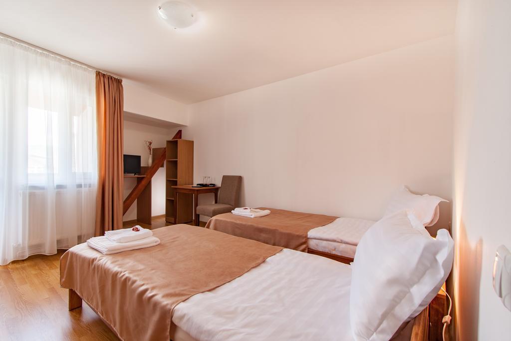 Casa Arbo Hotel Calimanesti Exterior photo
